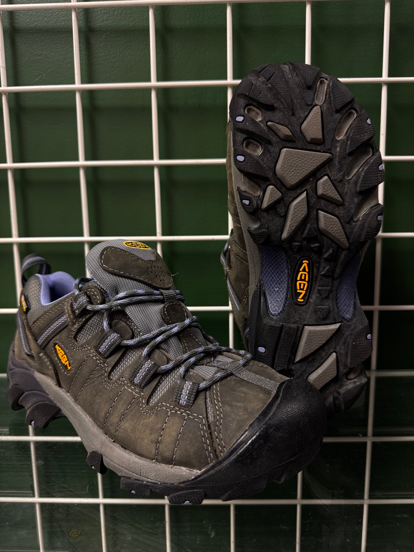 Keen hiking boots, W9.5, Great