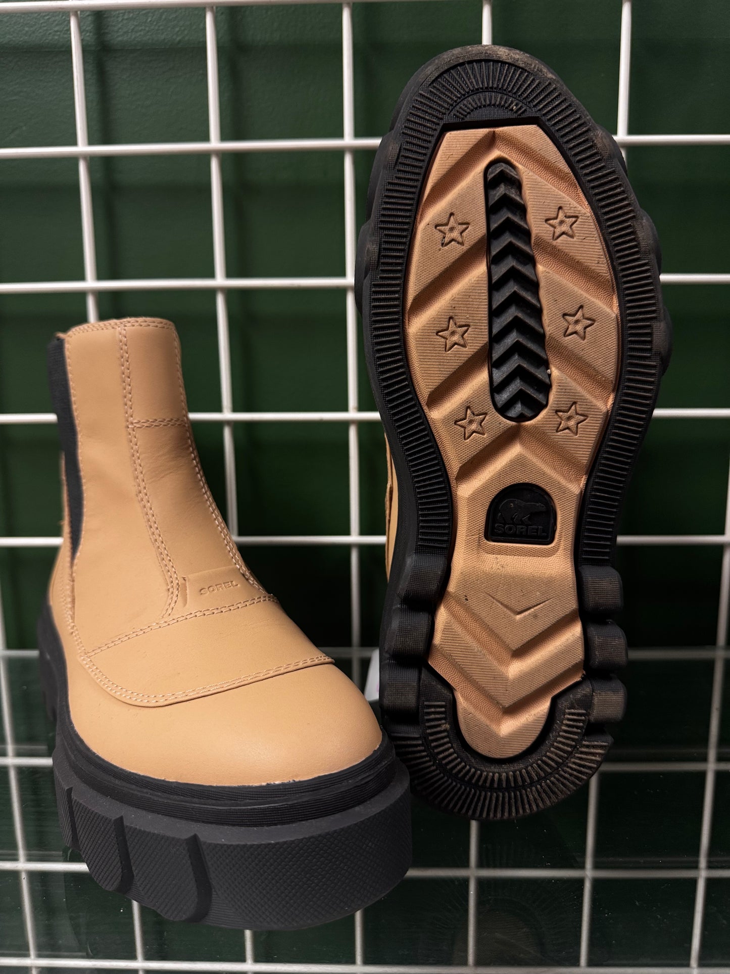 Sorel Chelsea boot, US W8, Excellent