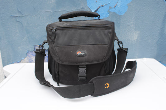 Lowepro Nova 170 AW retail 130