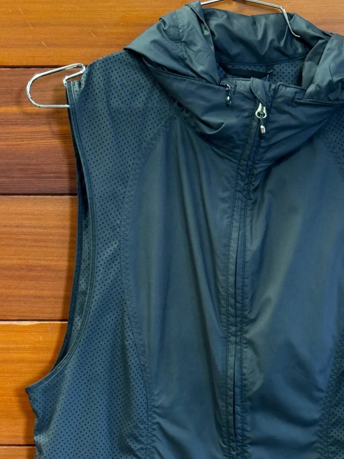 Lululemon Vest Pack-it, S, Fair - stitching in front