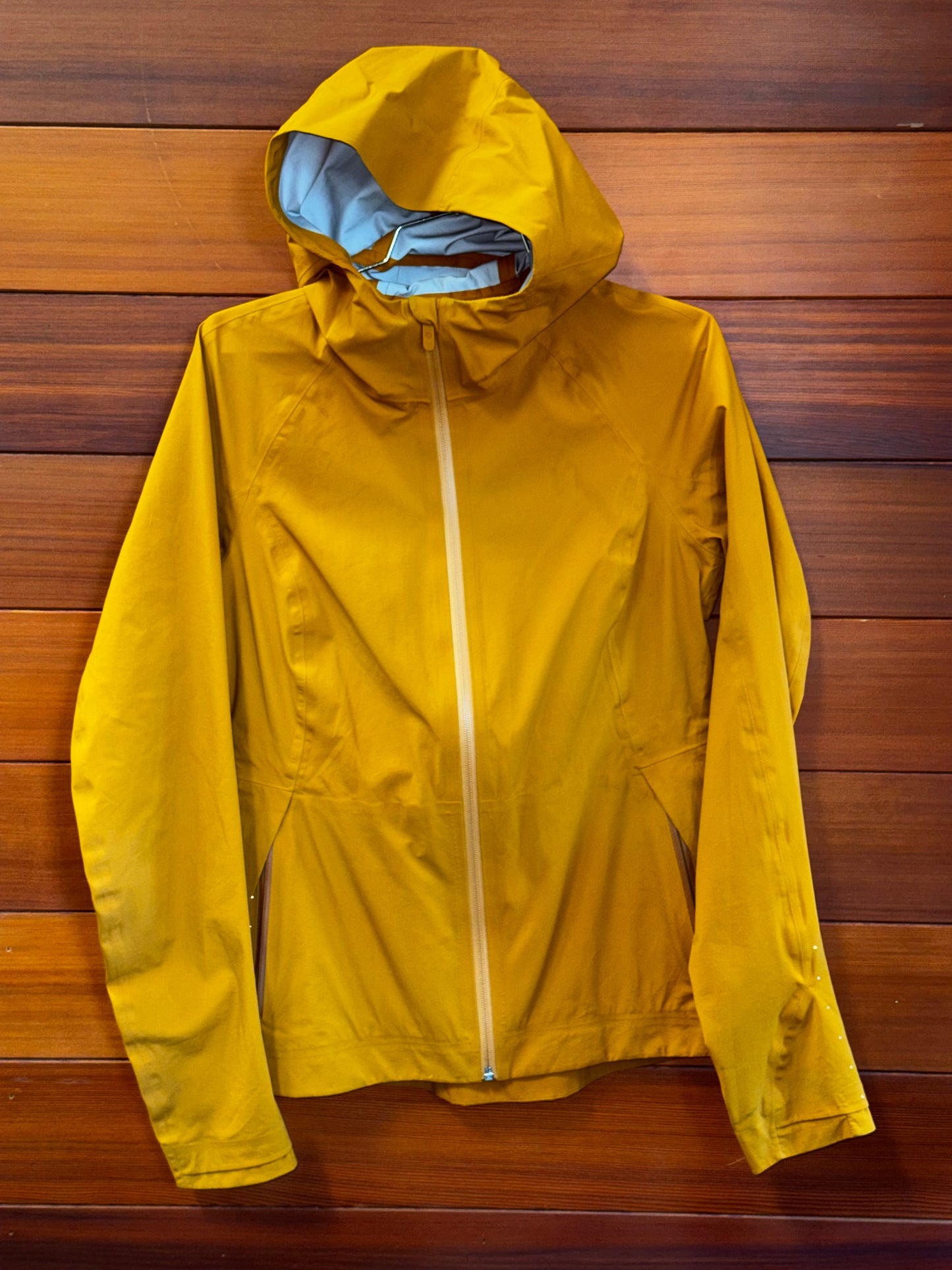 Lululemon Cross chill rain jacket, S, Good