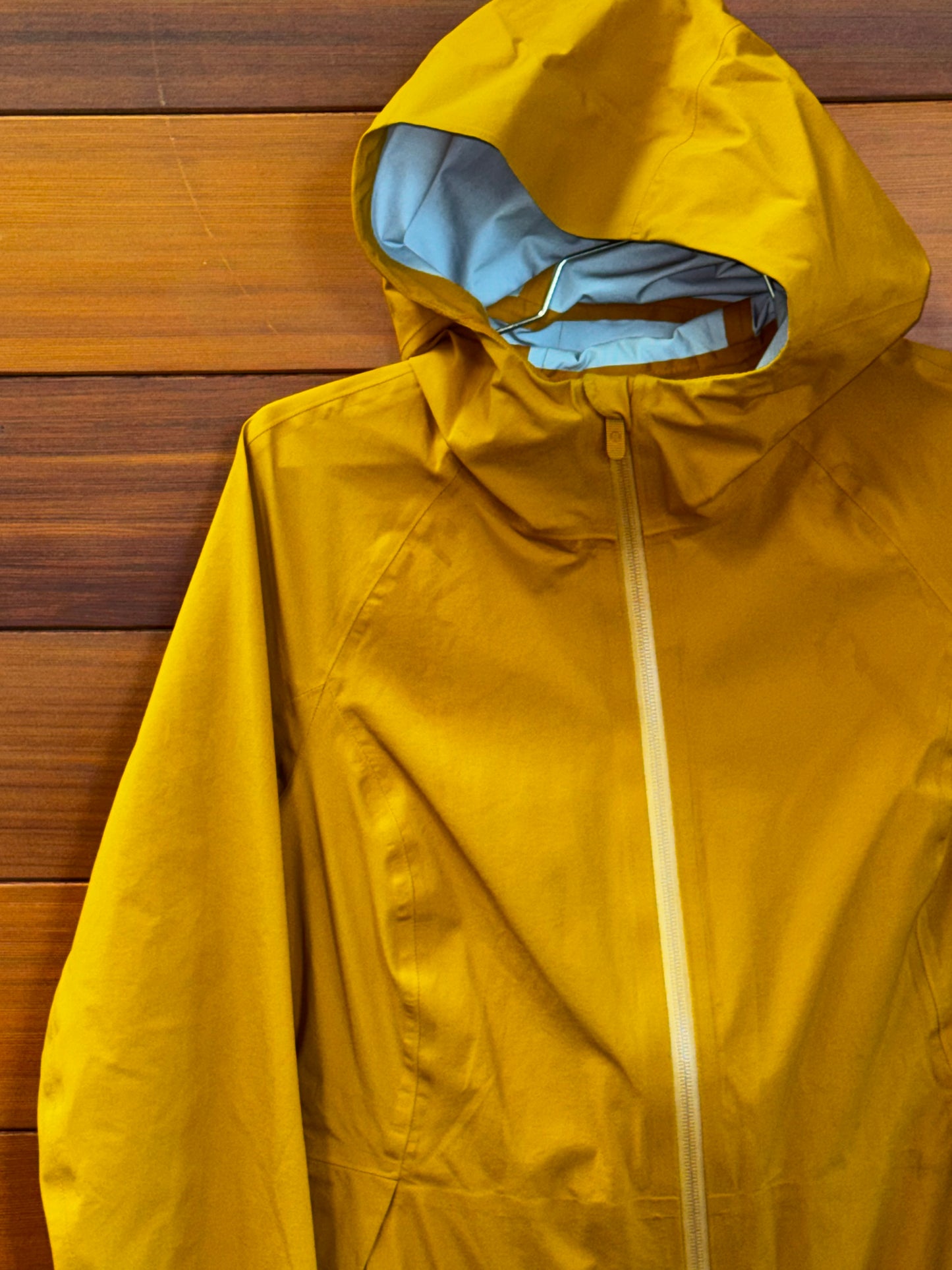 Lululemon Cross chill rain jacket, S, Good