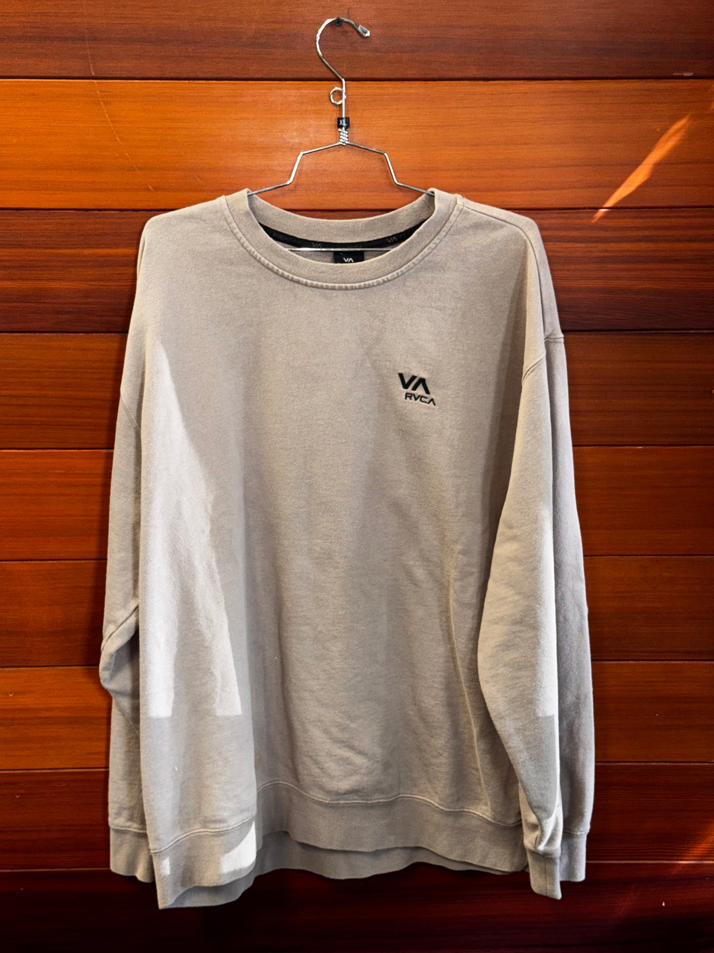 RVCA Crew neck pull over, MXL, Great