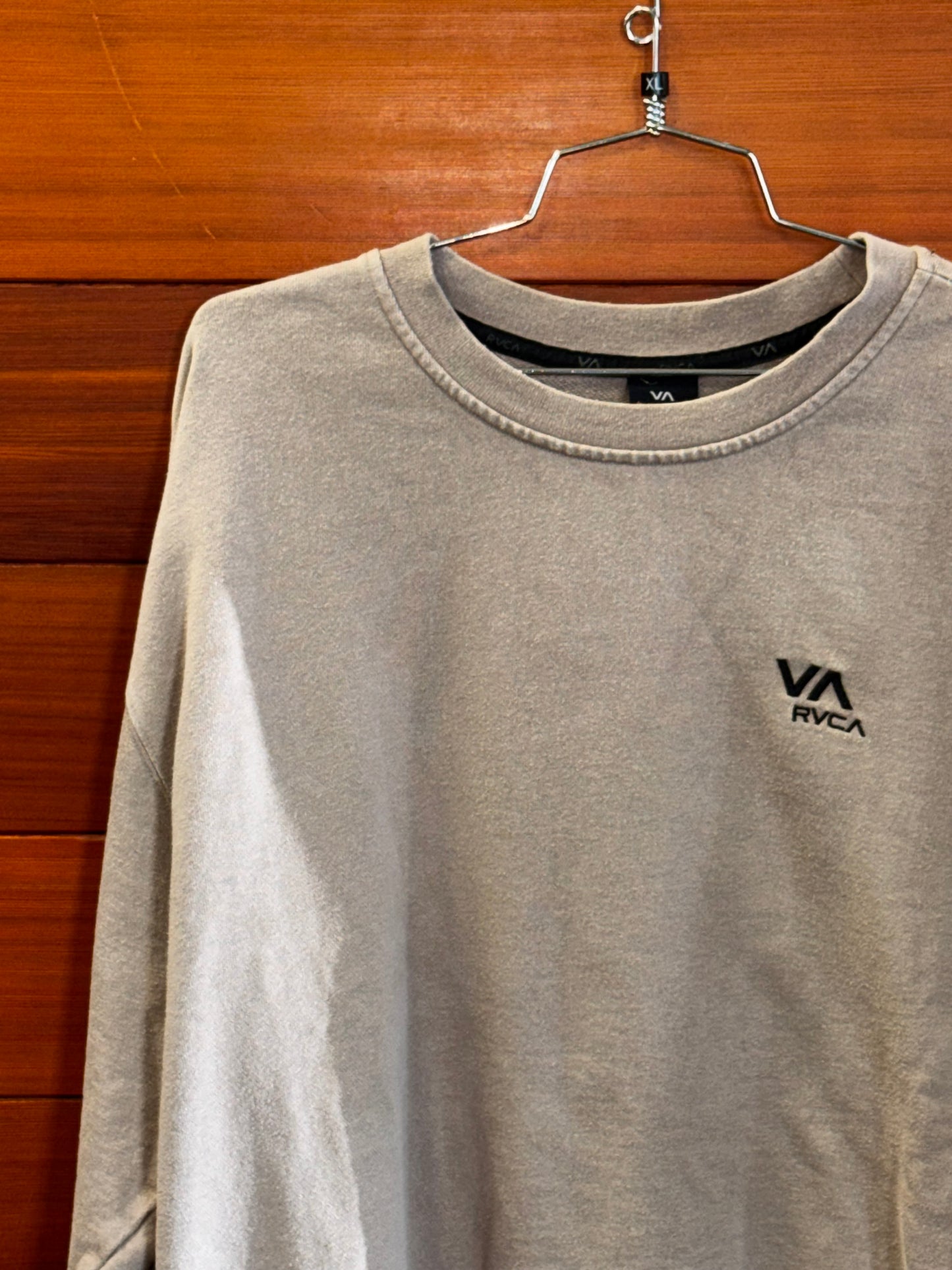 RVCA Crew neck pull over, MXL, Great