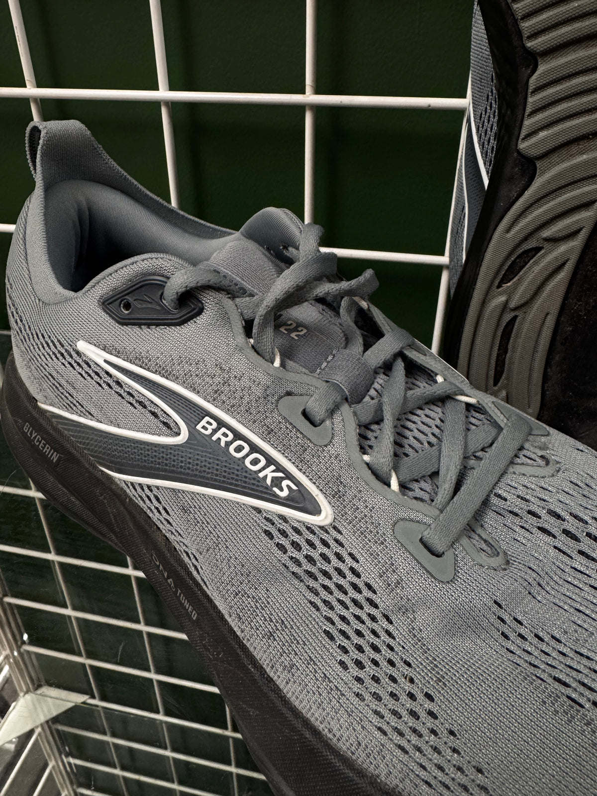 Brooks Glycerin 22 Runners, M 11.5, Good