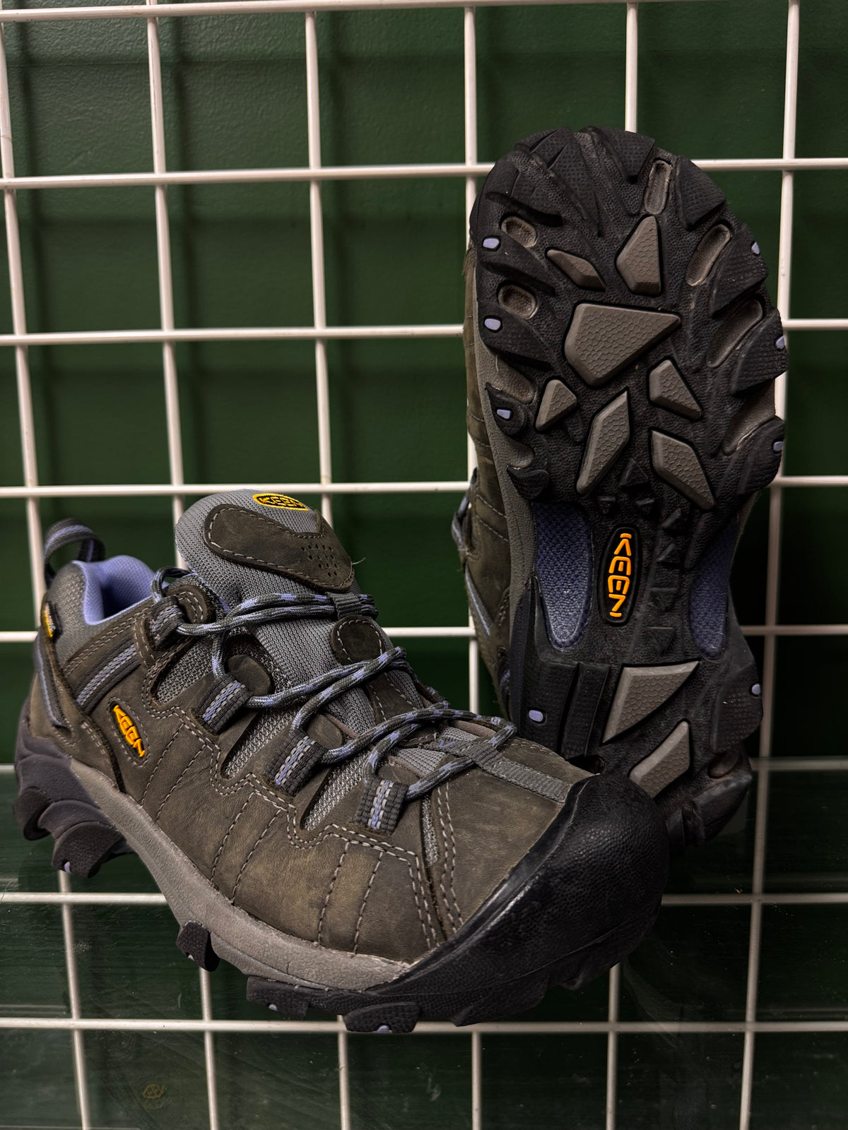 Keen hiking boots, W9.5, Great
