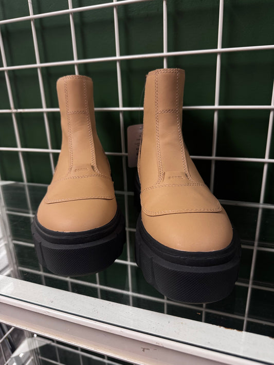 Sorel Chelsea boot, US W8, Excellent