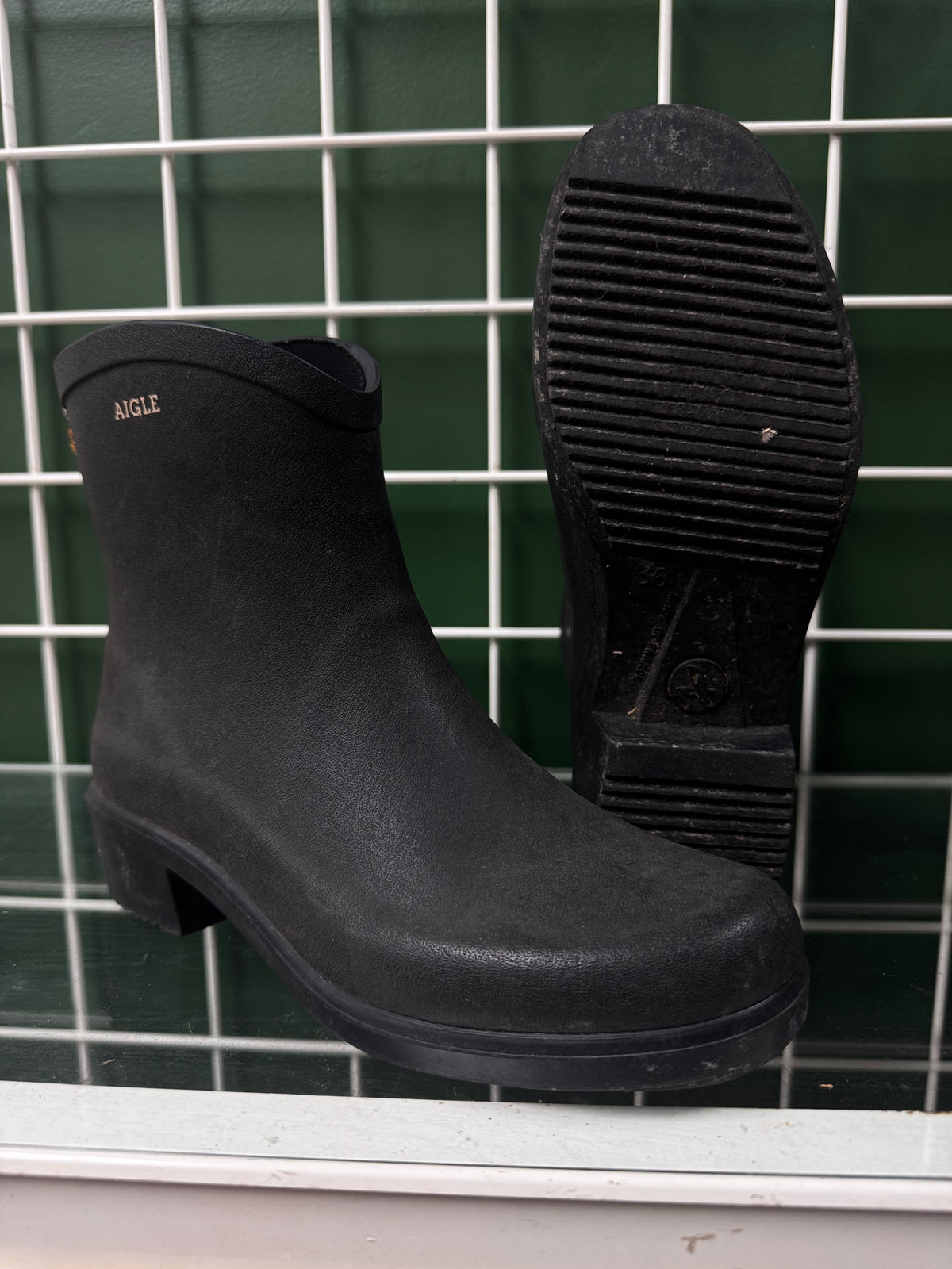 Aigle Myrica Bottil waterproof boots, US W 6, Good, missing insoles