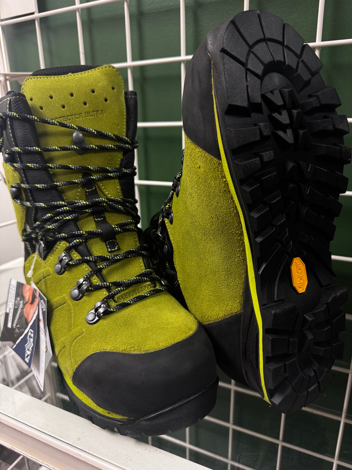 HAIX chainsaw safety boots, US M 7, Excellent brand new