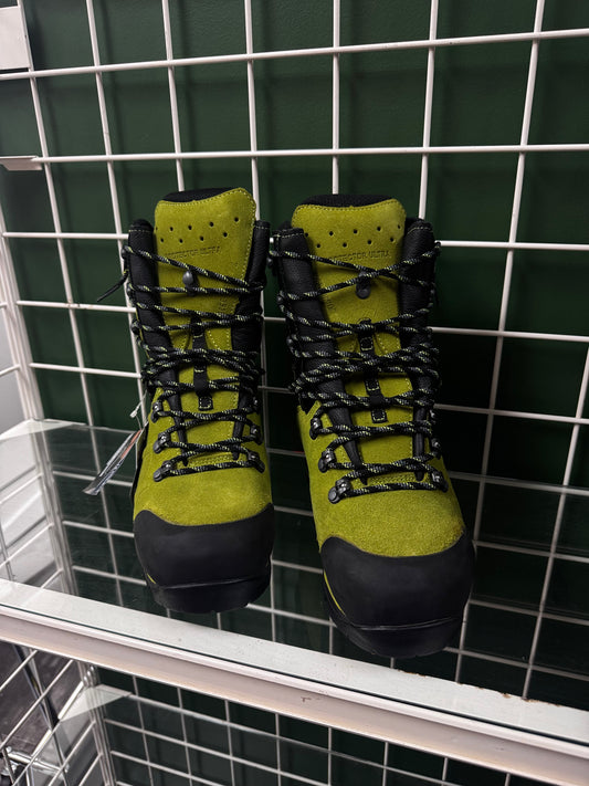 HAIX chainsaw safety boots, US M 7, Excellent brand new