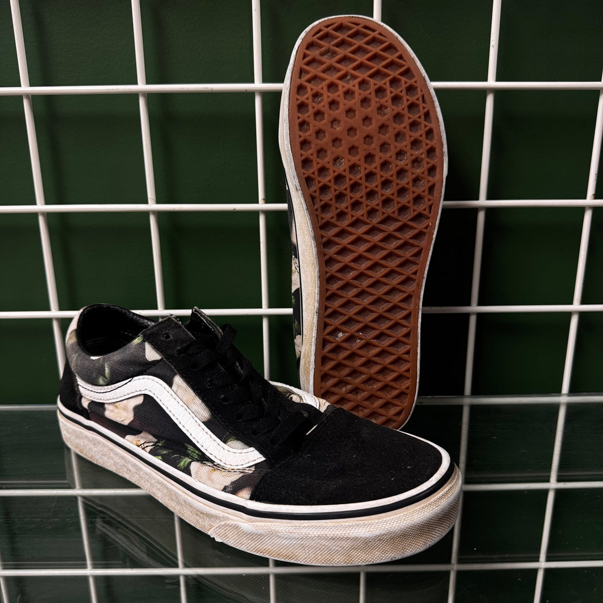 Vans casual, W8.5, Good - staining