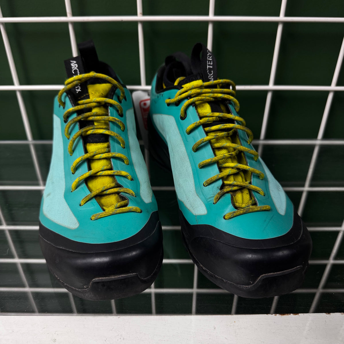 Acrteryx Acrux FL GTX approach shoe, US 7, Great