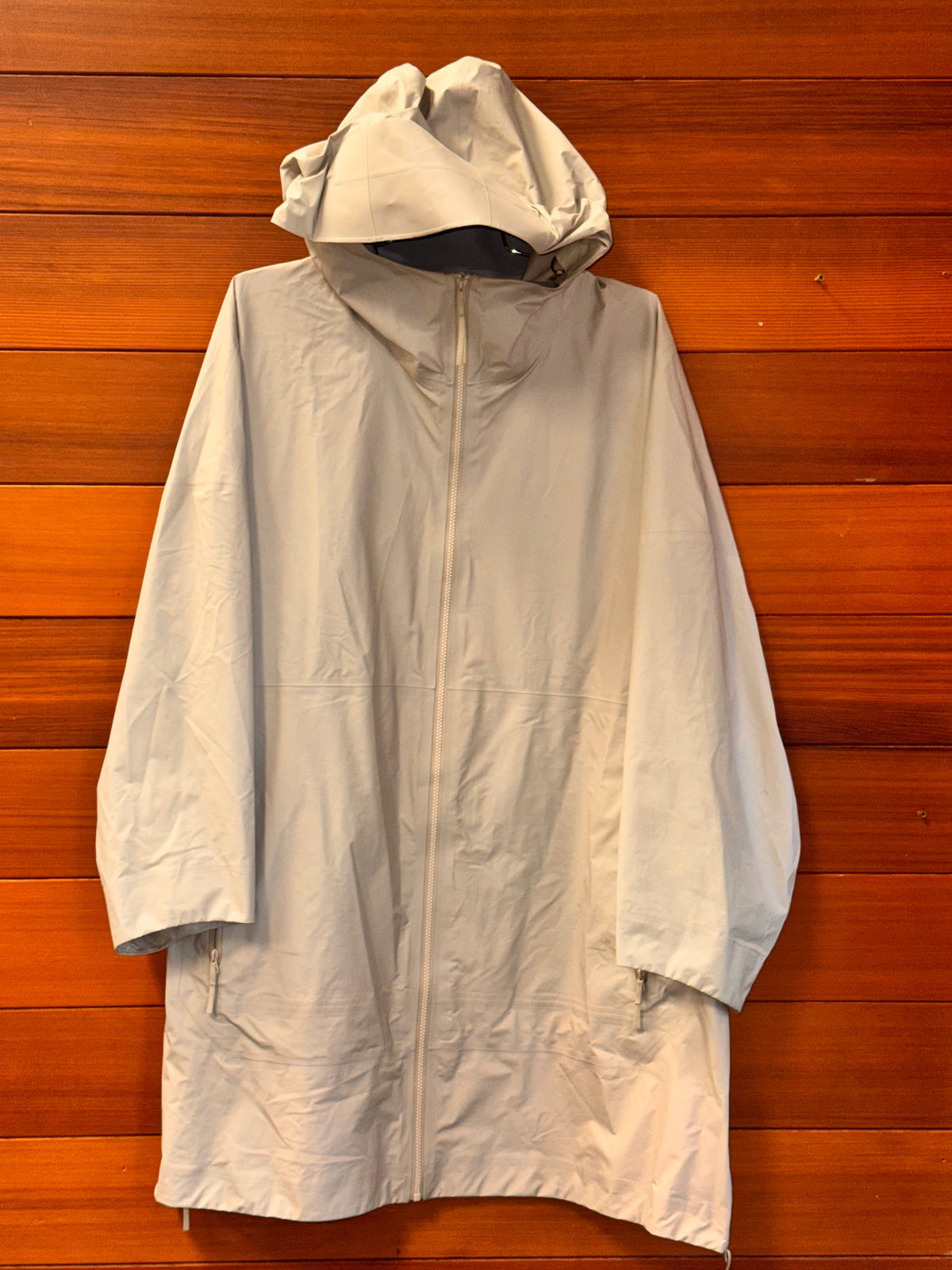 Arcteryx Veilance rain shell, L, Good - staining on neck