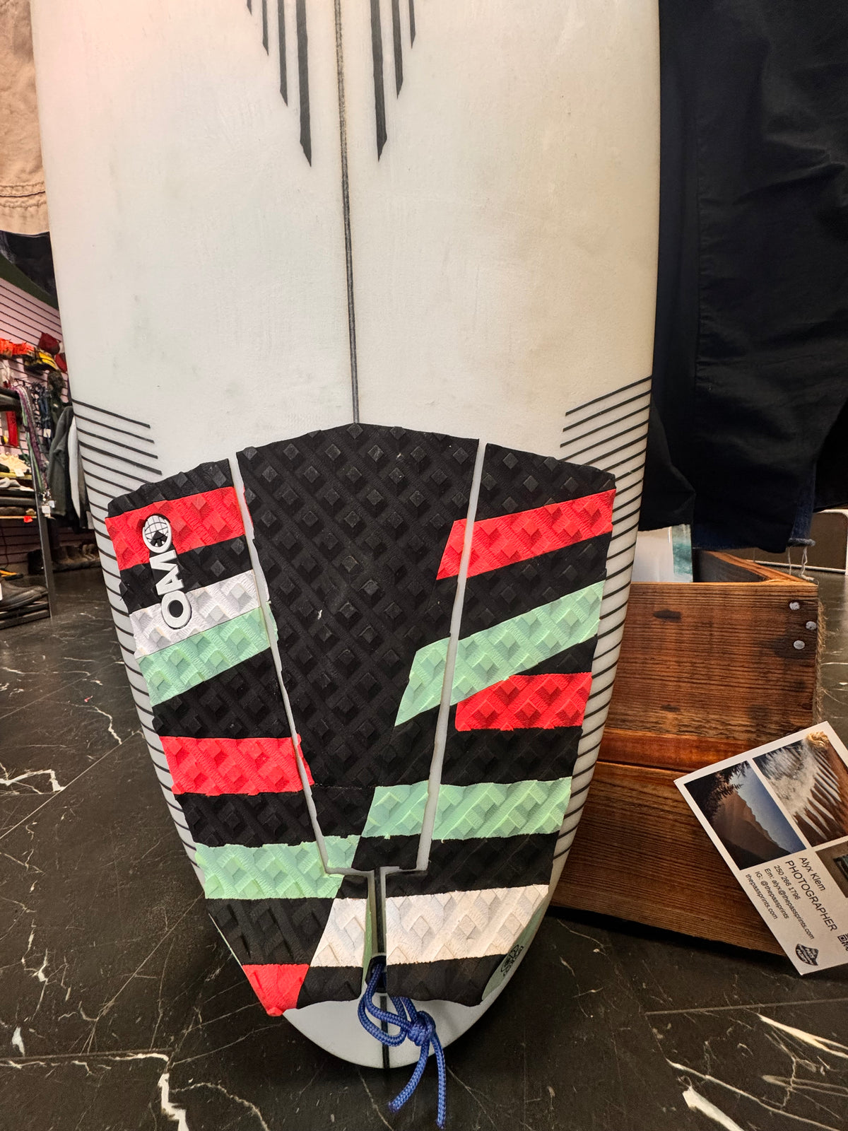 WCS Surf board, 6'x19"x2.5", Excellent - No fins