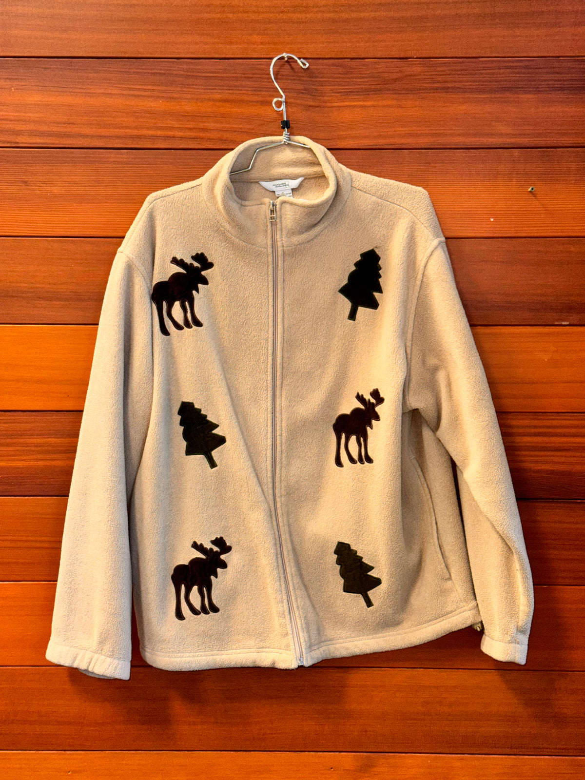 Northern Reflections Vintage Zip up with Moose and trees, L, Great vintage