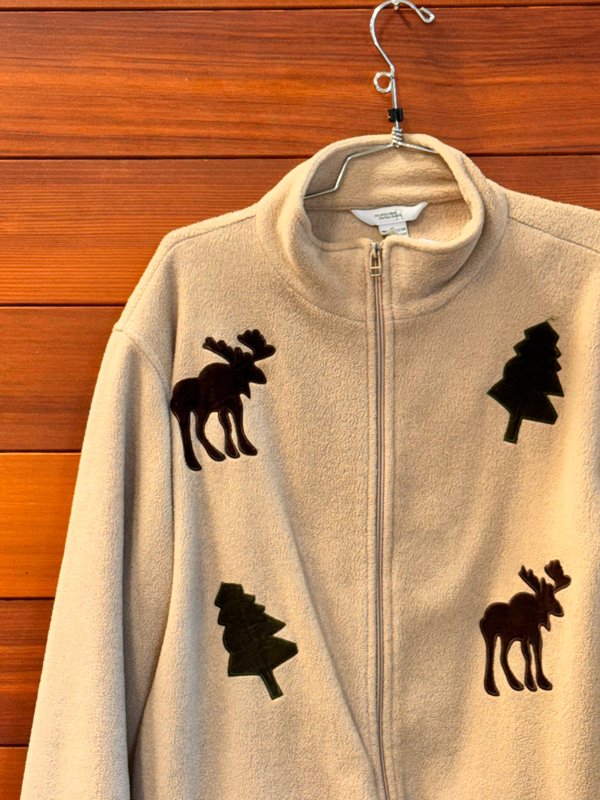 Northern Reflections Vintage Zip up with Moose and trees, L, Great vintage
