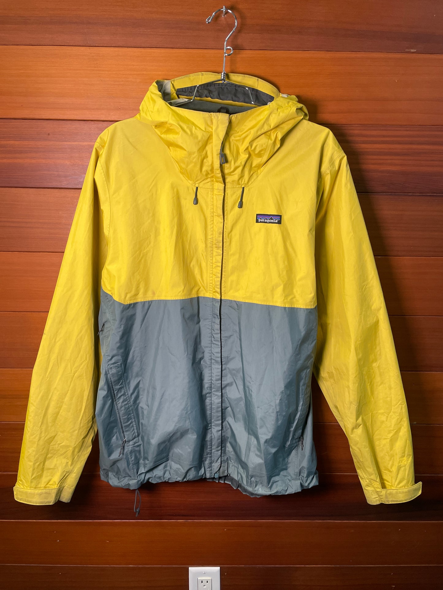 Patagonia Torrentshell rain jacket, L, Good